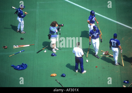 Sport-Fotograf mit Blue Jays Teammitglieder in Toronto Skydome Baseball Ground Stockfoto