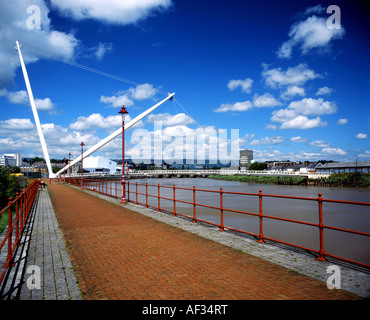 Newport City Fußgängerbrücke, Newport, South Wales. Stockfoto