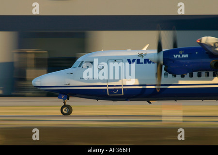 Nahaufnahme von VLM Airlines Fokker 50 Stockfoto