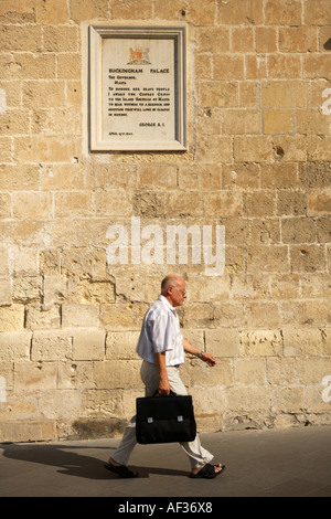 Stein-Plakette an der Wand, der Großmeisterpalast, Valletta, Malta. Stockfoto