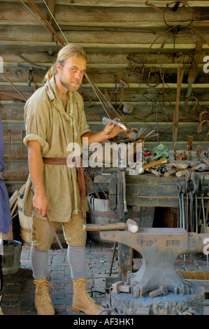 Frontier Schmied Reenactor an Fort Boonesborough Kentucky USA Stockfoto