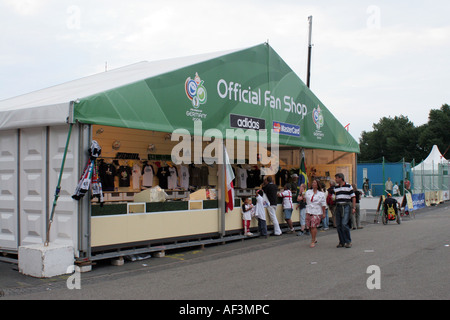 FIFA 2006 Hamburg, Deutschland. Offizielle Fan-Shop Stockfoto