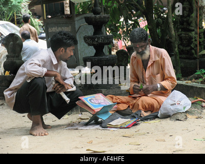 Wahrsager drausen Nagaraja Tempel, Mannasala, Kerala, Indien Stockfoto