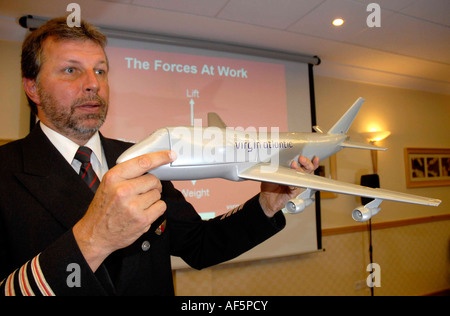 Fliegen ohne Angst Kurs organisiert von Virgin Airlines. Stockfoto