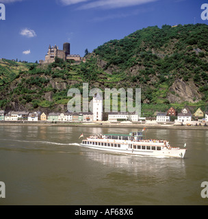 Ein Blick auf die Stadt über den Fluss Rhein zeigen Katz schloss Stockfoto