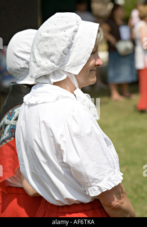 Frau in Tracht Abergavenny Wales UK Stockfoto