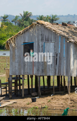 Caboclo Holzhaus auf Stelzen Lago do Maicá Santarém Pará-Brasilien Stockfoto