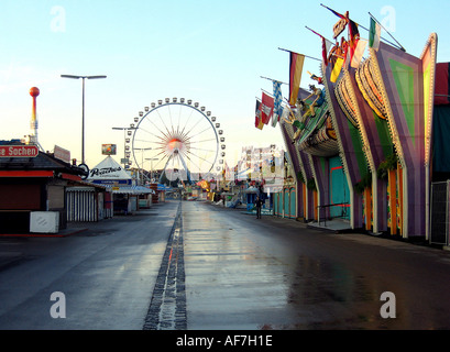 Geographie/Reisen, Deutschland, Bayern, München, Oktoberfest, Blick Richtung Riesenrad, ohne die Menschen in den Morgen, Additional-Rights - Clearance-Info - Not-Available Stockfoto