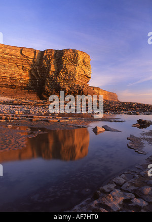 Nash Point Cliffs und felsigen Strand bei Sonnenuntergang Vale of Glamorgan Heritage Coast South Wales UK Stockfoto