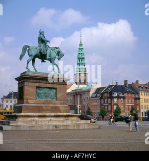 Statue von König Frederik VII auf Christiansborg Slotsplads, København (Copenhagen), Dänemark Sjælland (Seeland) Stockfoto