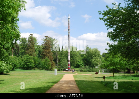 Der Totempfahl, der königliche Landschaft, Windsor Great Park, Virginia Water, Surrey, England, Vereinigtes Königreich Stockfoto