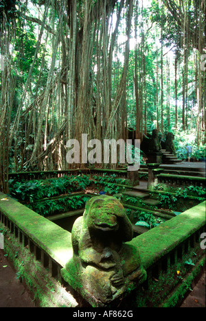 Statue von einem Affen in der Monkey Forrest, Heiligen Hanuman, Ubud, Bali, Indonesien Stockfoto