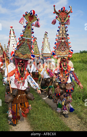 Rose Festival, Männer mit Masken, Karlovo, Bulgarien Stockfoto