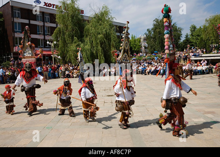 Rose Festival, Männer mit Masken, Karlovo, Bulgarien Stockfoto