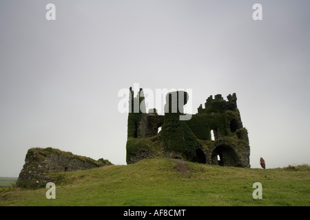 Ballycarbery Castle in der Nähe von Cahersiveen, Ring of Kerry, Irland, Europa Stockfoto