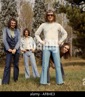 SLADE britischen Glam-Rock-Gruppe mit Noddy-Halter in weißer Pullover Stockfoto