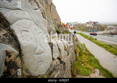 Skulpturen in Qaqortoq (ehemalige Julianehab), durch lokale Künstler Aka Hoegh Süd-Grönland. Stockfoto