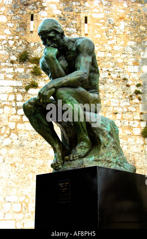 Der Denker Le lange von Auguste Rodin Stockfoto