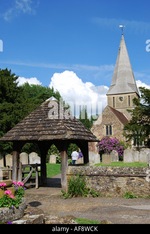 St. James Church, Shere, Surrey, England, Vereinigtes Königreich Stockfoto