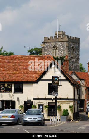 Bray Kirche und Hind Head Pub, Bray, Berkshire, England, Vereinigtes Königreich Stockfoto