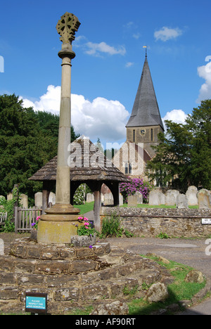 St. James Church, Shere, Surrey, England, Vereinigtes Königreich Stockfoto