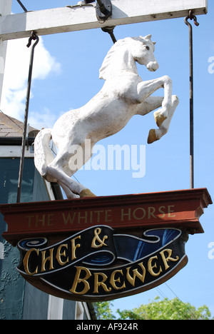 White House Pub Schild, Shere, Surrey, England, Vereinigtes Königreich Stockfoto