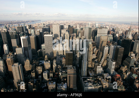 Blick von Norden in Richtung Central Park Observation Deck 86. Stockwerk in der Nähe der Spitze des Empire State building Stockfoto