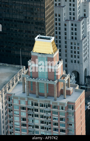 Blick auf das Dach des Belvedere von Observation Deck 86. Stockwerk in der Nähe der Spitze des Empire State building Stockfoto