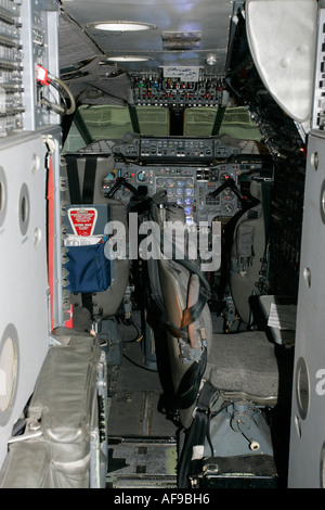 Cockpit der British Airways Concorde auf der Intrepid Sea Air Space Museum New York City New York USA ausstellen Stockfoto