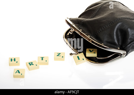 Scrabble Fliesen Schreiben von Hartz IV und Geldbörse Stockfoto