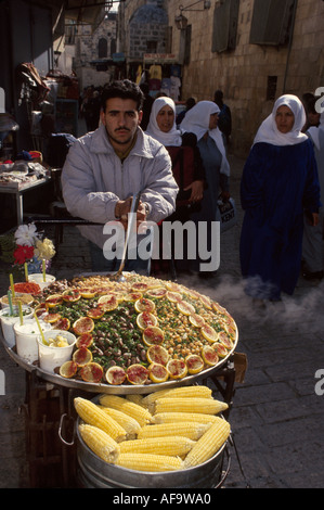 Israel, Mideast, Mittlerer Osten, Osten, Heiliges Land, Religion, Glaube, Bibel, Jude, Jude, Judentum, Hebräisch, Jerusalem, arabische Viertel, in der Nähe des Damaskus-Tors, Essen Stockfoto