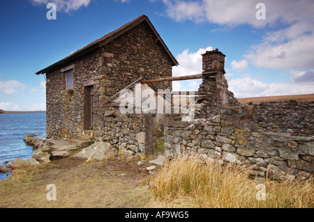 Stillgelegten Bootshaus am Ufer des DevokeWater, Cumbria Stockfoto