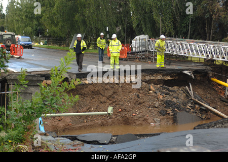 Straßenbrücke in Ludlow weggespült von Überschwemmungen des Flusses Corve in Shropshire, England Stockfoto