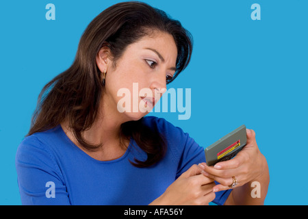 Frau halten Antibabypillen. Stockfoto