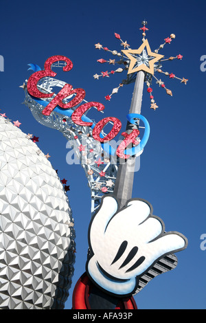 Epcot Center Walt Disney World Orlando Florida Geosphäre Spaceship Earth mit dem Wort EPCOT Stockfoto