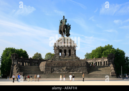 Die Equestrian Statue von Kaiser Wilhelm i. am Deutschen Eck (Deutsches Eck) in Koblenz Stockfoto