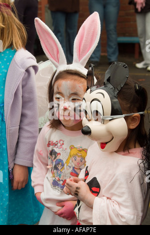 Grundschule Kinder verkleidet für ein Buch-Parade, wo die Kinder verkleiden sich als ihre Lieblings-Charaktere aus Büchern Stockfoto
