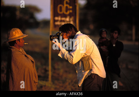 Bagan-Fotografen bei der Arbeit Stockfoto