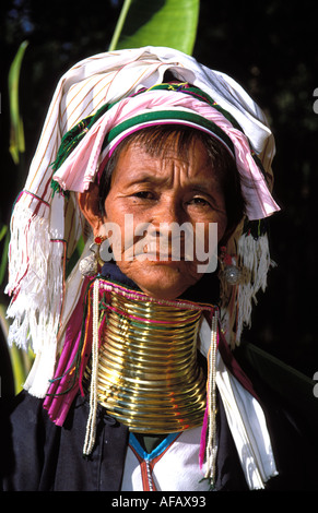 Inle Porträt der Padaung Greisin mit Ringen um den Hals Stockfoto