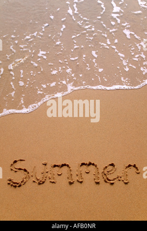 Sommer im Sand am Strand geschrieben Stockfoto