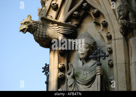 Wasserspeier Carven auf der Universität Kirche von St.Mary Jungfrau, Oxford, Oxfordshire, England, Vereinigtes Königreich Stockfoto