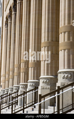 Nahaufnahme der Spalten im Rathaus in Buffalo New York Stockfoto