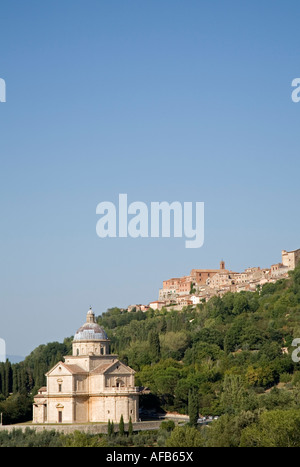 Tempio di San Biagio mit der Kuppe Montepulciano im Hintergrund Toskana Italien Stockfoto