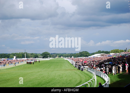 Zeigen Sie auf Kurs, Royal Ascot-Meeting, Ascot Racecourse in Ascot, Berkshire, England, Vereinigtes Königreich an Stockfoto