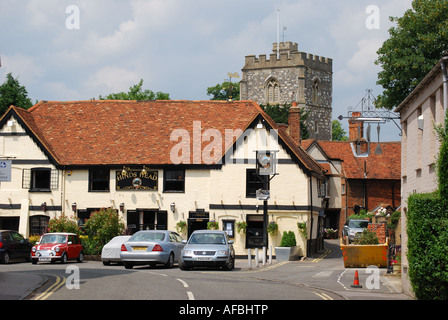 St. Michael Kirche und die Hind Head Pub, Bray, Berkshire, England, Vereinigtes Königreich Stockfoto