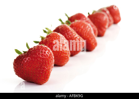 Erdbeeren in einer Reihe, Nahaufnahme Stockfoto