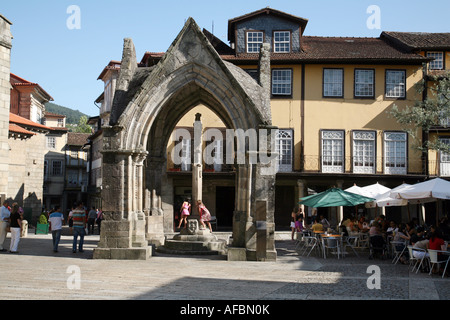 Largo da Oliveira, Old Town, Guimaraes, Nord-Portugal Stockfoto