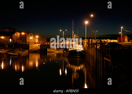 Abend der Lichter im Hafen von Hallen / Wasser steigenden Zoll pro Minute bei Hallen-Hafen an der Bay Of Fundy, Nova Scotia, Kanada Stockfoto