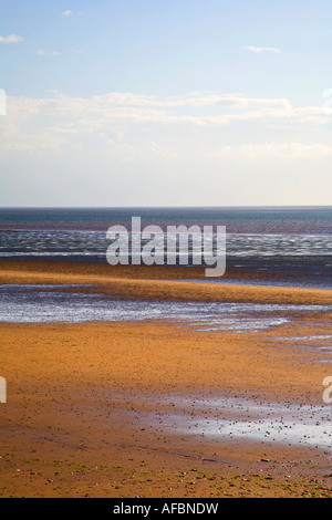 Strand, Meer und Himmel Hunstanton Norfolk England Stockfoto