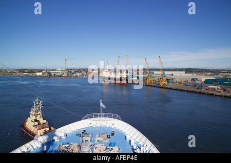 [Schiff] und [Schlepper] "North Shields" River Tyne "Tyne and Wear" England Stockfoto